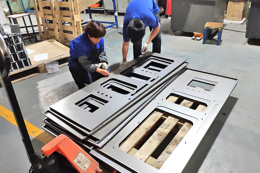 宣爾鈑金生產(chǎn)車(chē)間